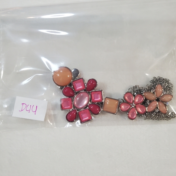 Pink and Peach Floral Necklace - Picture 4 of 4
